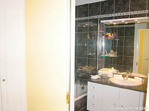 Paris 1 Bedroom accommodation - bathroom 1 (PA-2923) photo 3 of 7