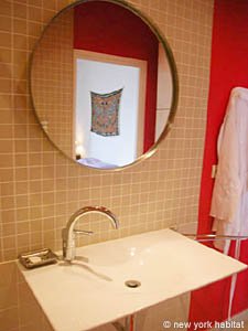 Paris 3 Bedroom apartment - bathroom 1 (PA-2941) photo 3 of 4