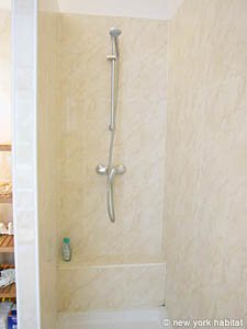 Paris 3 Bedroom apartment - bathroom 2 (PA-2941) photo 3 of 4