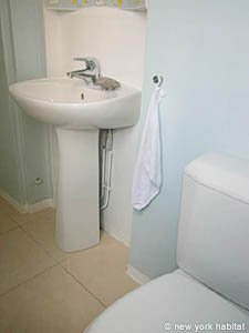 Paris 3 Bedroom apartment - bathroom 3 (PA-2941) photo 1 of 1