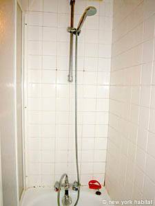Paris T2 logements location appartements - salle d'eau 1 (PA-2942) photo 2 de 2