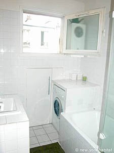 Paris T3 - Duplex appartement location vacances - salle de bain 1 (PA-2944) photo 1 sur 1 Paris T3 - Duplex appartement location vacances - salle de bain 1 (PA-2944) photo 1 sur 1