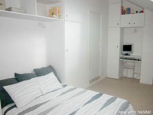 Paris T3 - Duplex appartement location vacances - chambre 2 (PA-2944) photo 3 sur 7 Paris T3 - Duplex appartement location vacances - chambre 2 (PA-2944) photo 3 sur 7