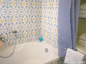 Paris T2 logements location appartements - salle d'eau 1 (PA-2949) photo 2 de 4