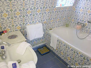 Paris T2 logements location appartements - salle d'eau 1 (PA-2949) photo 1 de 4