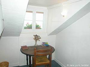 Paris Studio accommodation kitchen photo 24