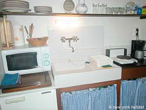 Paris Studio accommodation kitchen photo 27