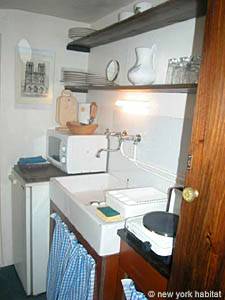 Paris Studio accommodation kitchen photo 31