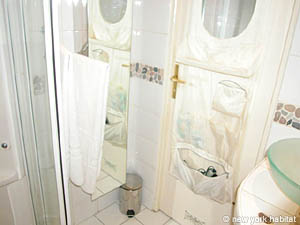 Paris 1 Bedroom apartment - bathroom (PA-2993) photo 3 of 3