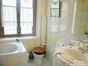 Paris Studio/T1 appartements location vacances - salle d'eau (PA-2994) photo 1 de 5