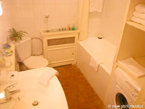 Paris Studio/T1 appartements location vacances - salle d'eau (PA-2996) photo 1 de 3