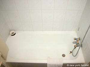 Paris Studio/T1 appartements location vacances - salle d'eau (PA-2996) photo 2 de 3