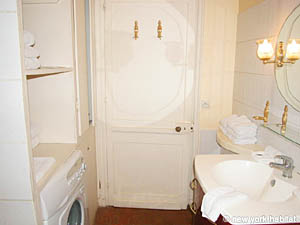 Paris Studio/T1 appartements location vacances - salle d'eau (PA-2996) photo 3 de 3