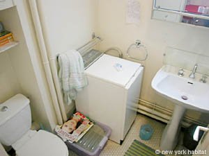 Paris Studio accommodation - bathroom (PA-2997) photo 2 of 2