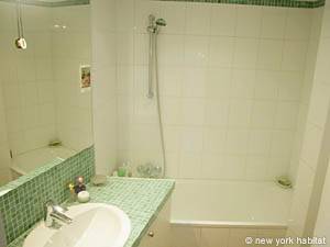 Paris 2 Bedroom accommodation - bathroom 1 (PA-3001) photo 1 of 5