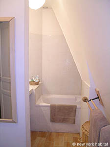 Paris 4 Bedroom - Duplex accommodation - bathroom 2 (PA-3003) photo 1 of 7