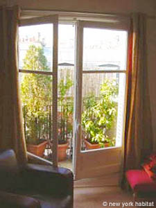 Paris 4 Bedroom - Duplex accommodation - living room 1 (PA-3003) photo 9 of 10