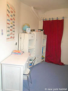 Paris 4 Bedroom - Duplex accommodation - bedroom 1 (PA-3003) photo 4 of 7