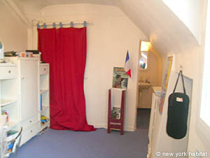 Paris 4 Bedroom - Duplex accommodation - bedroom 1 (PA-3003) photo 5 of 7