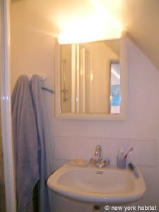 Paris 4 Bedroom - Duplex accommodation - bathroom 1 (PA-3003) photo 1 of 2