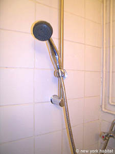 Paris 4 Bedroom - Duplex accommodation - bathroom 1 (PA-3003) photo 2 of 2