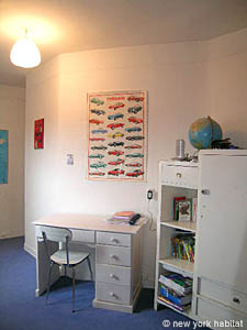 Paris 4 Bedroom - Duplex accommodation - bedroom 1 (PA-3003) photo 3 of 7