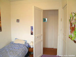 Paris 4 Bedroom - Duplex accommodation - bedroom 3 (PA-3003) photo 4 of 5