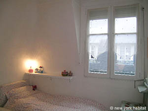 Paris 4 Bedroom - Duplex accommodation - bedroom 4 (PA-3003) photo 7 of 8