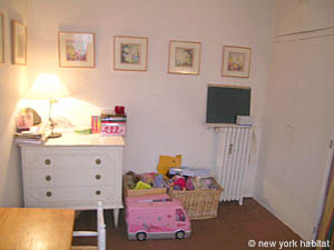 Paris 4 Bedroom - Duplex accommodation - bedroom 4 (PA-3003) photo 5 of 8