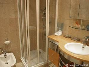 Paris 2 Bedroom apartment - bathroom 2 (PA-3007) photo 1 of 2