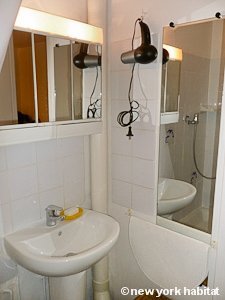 Paris Studio apartment - bathroom (PA-3012) photo 1 of 2