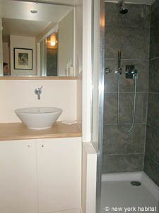 Paris 1 Bedroom - Duplex apartment - bathroom (PA-3017) photo 2 of 4