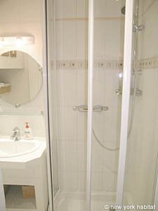 Paris 1 Bedroom apartment - bathroom (PA-3027) photo 3 of 4