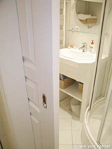 Paris 1 Bedroom apartment - bathroom (PA-3027) photo 4 of 4