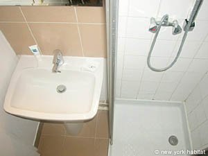 Paris Studio accommodation - bathroom (PA-3028) photo 2 of 4