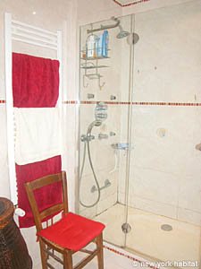 Paris T4 - Duplex appartements location vacances - salle d'eau 1 (PA-3032) photo 2 de 4