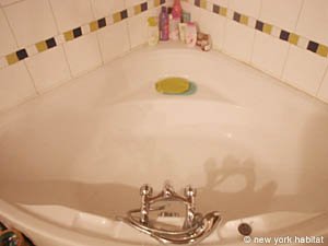 Paris Studio/T1 - Duplex appartements location vacances - salle d'eau (PA-3040) photo 2 de 2