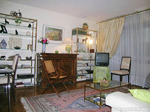 Paris 2 Bedrooms accommodation living room photo 8