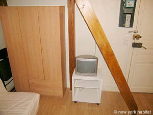 Paris Studio accommodation living room photo 20