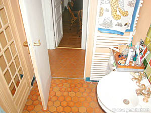 Paris 4 Bedroom accommodation - bathroom 3 (PA-3070) photo 3 of 3