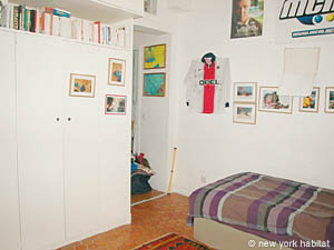 Paris 4 Bedroom accommodation - bedroom 3 (PA-3070) photo 3 of 6