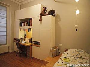 Paris 4 Bedroom accommodation - living room (PA-3070) photo 4 of 6