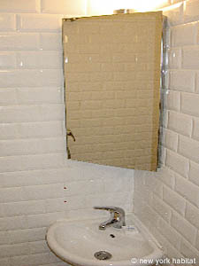 Paris Studio accommodation - bathroom (PA-3071) photo 2 of 3
