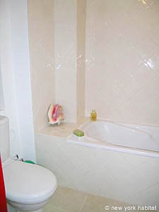 Paris Studio/T1 appartements location vacances - salle d'eau (PA-3090) photo 6 de 7