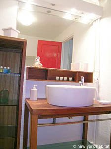 Paris Studio/T1 appartements location vacances - salle d'eau (PA-3090) photo 4 de 7