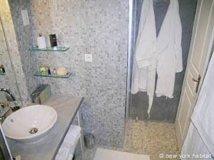 Paris 2 Bedroom accommodation - bathroom 1 (PA-3092) photo 3 of 3
