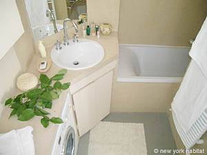 Paris 2 Bedroom accommodation - bathroom 2 (PA-3092) photo 2 of 4
