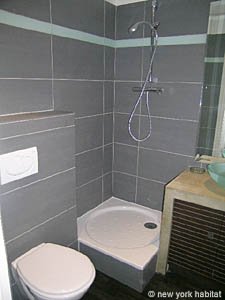 Paris Studio accommodation - bathroom (PA-3101) photo 2 of 2