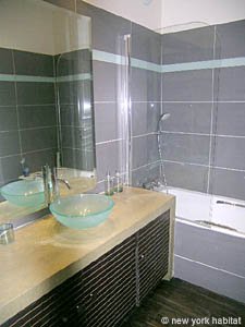 Paris 2 Bedroom accommodation - bathroom 1 (PA-3107) photo 1 of 2