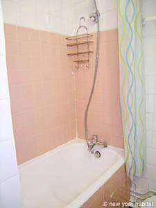 Paris Studio apartment - bathroom (PA-3122) photo 2 of 4